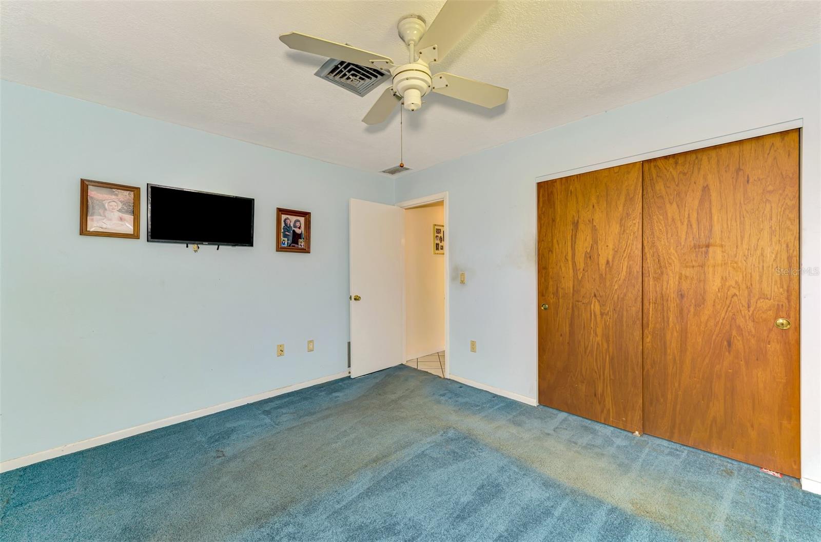 Image 36 of 56 For 322 Oakwood Circle