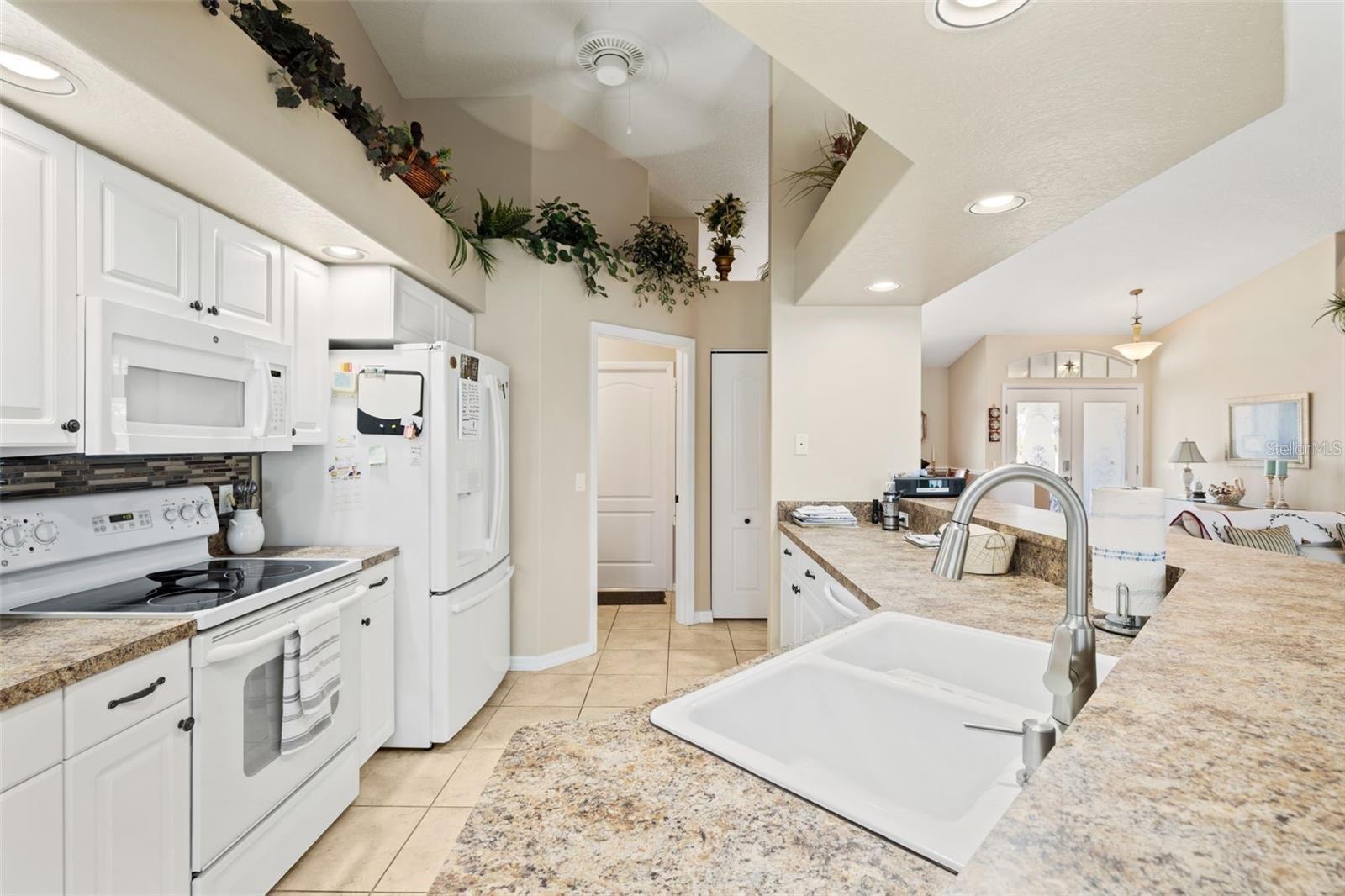 Image 15 of 42 For 830 Poinciana Road