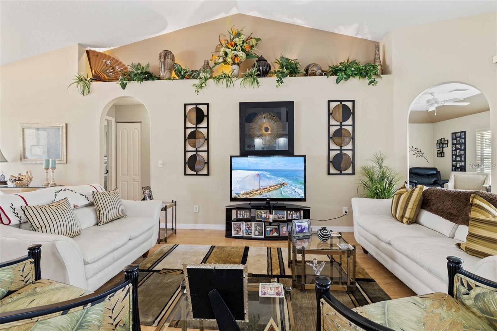 Image 3 of 42 For 830 Poinciana Road