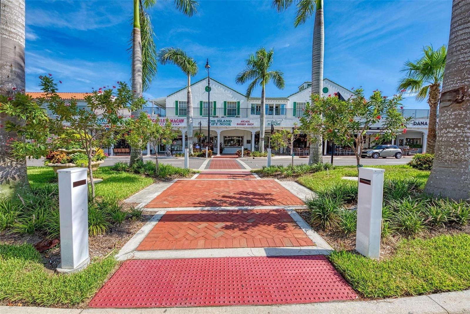 Image 35 of 42 For 830 Poinciana Road