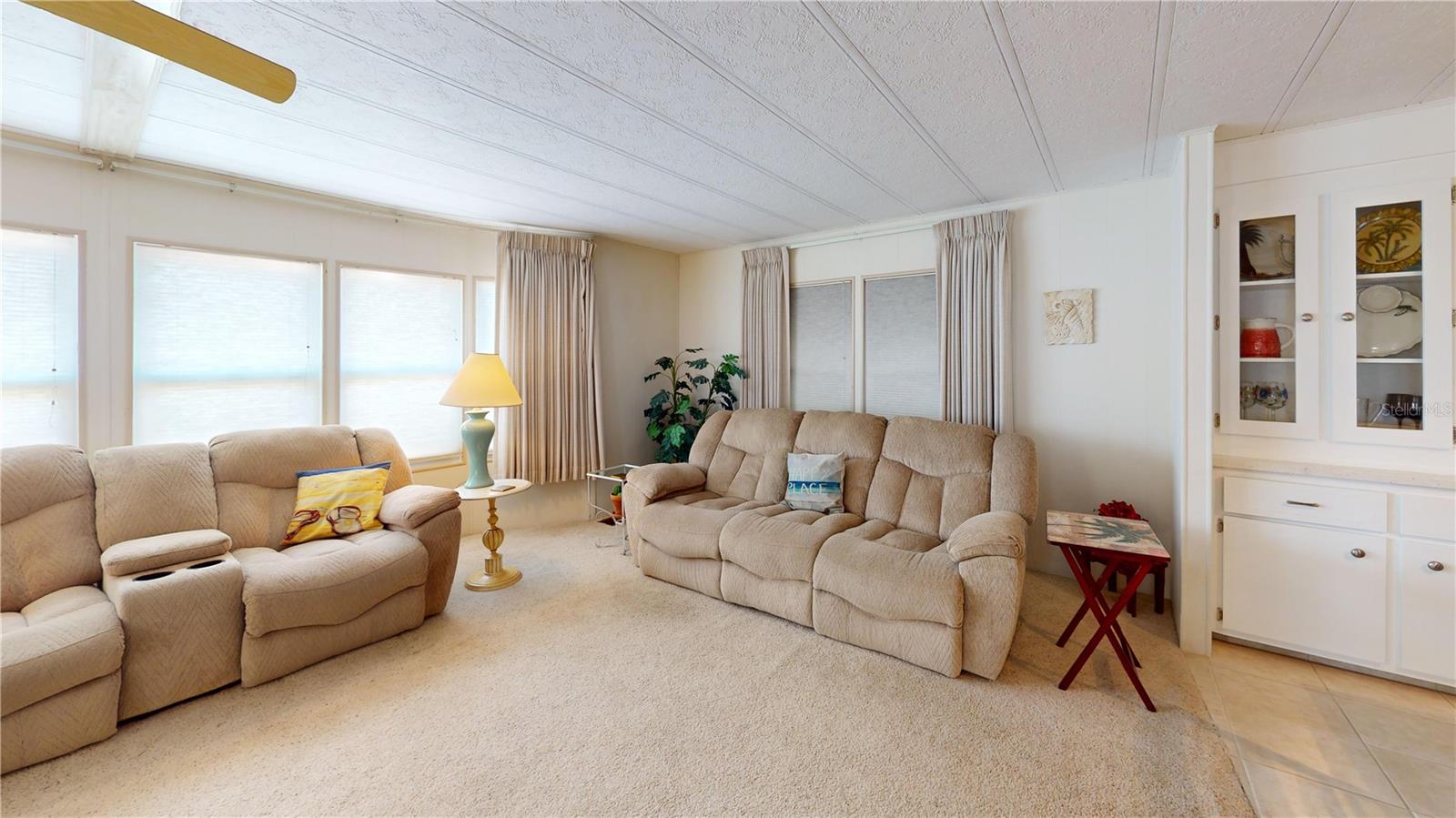 Image 3 of 20 For 5619 Bayshore Road 421