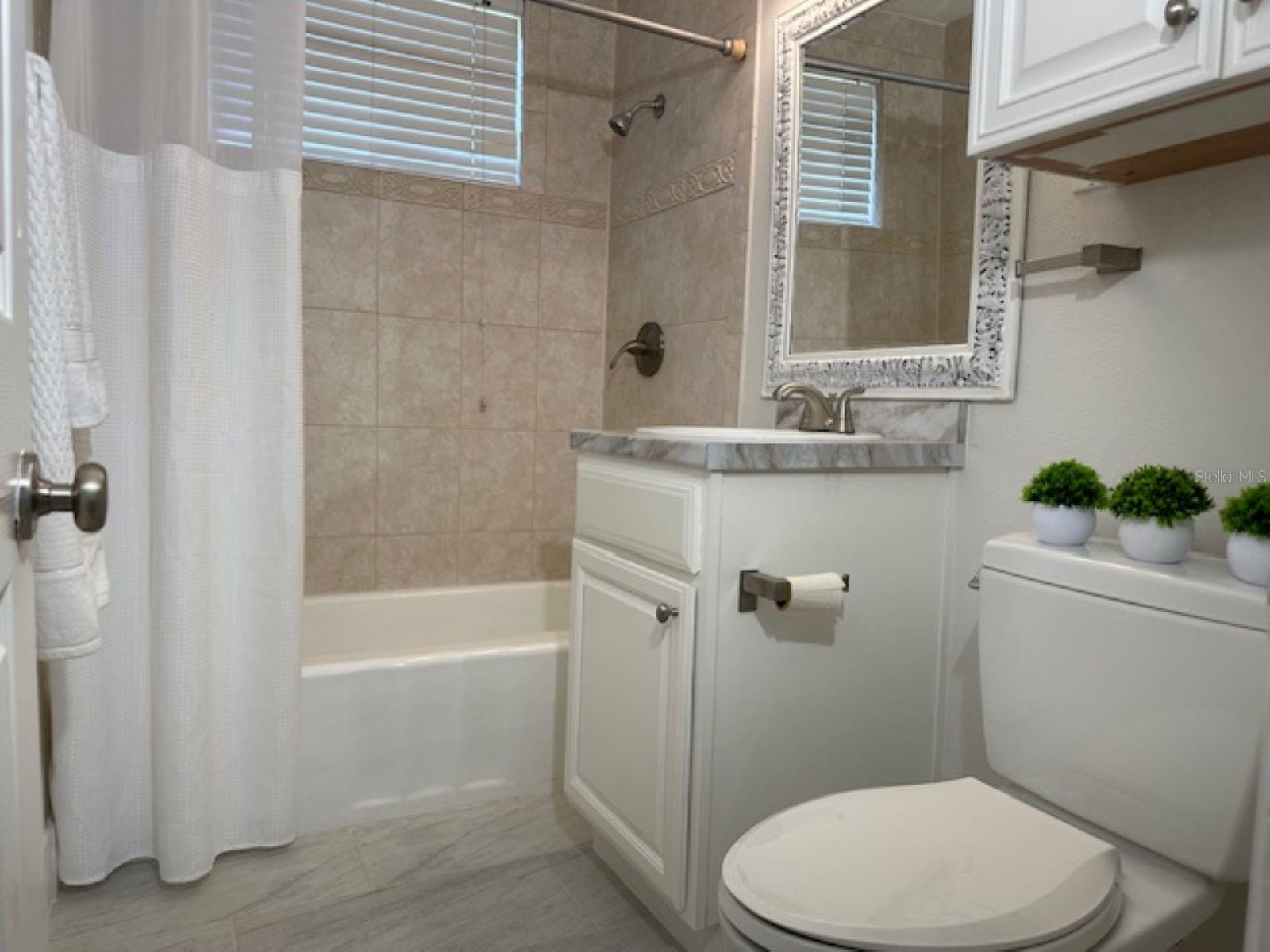 Image 17 of 33 For 498 Buena Vista Drive