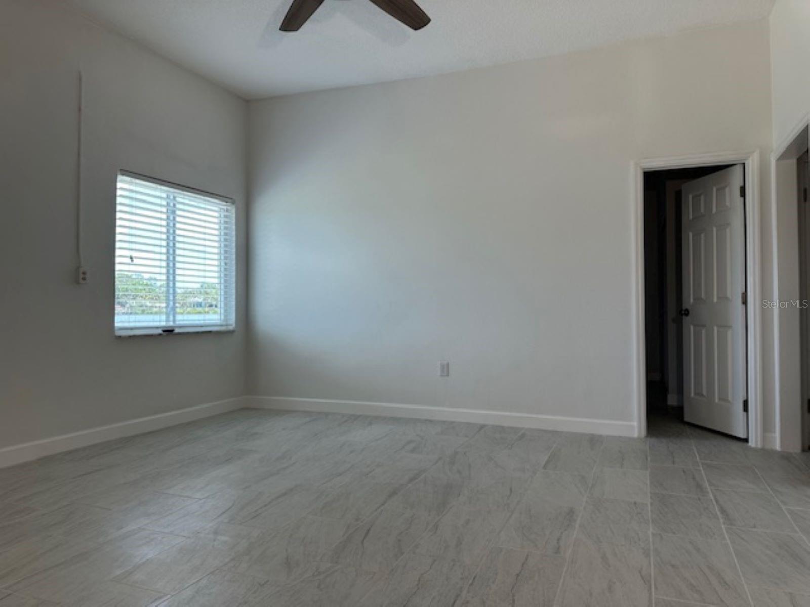 Image 18 of 33 For 498 Buena Vista Drive
