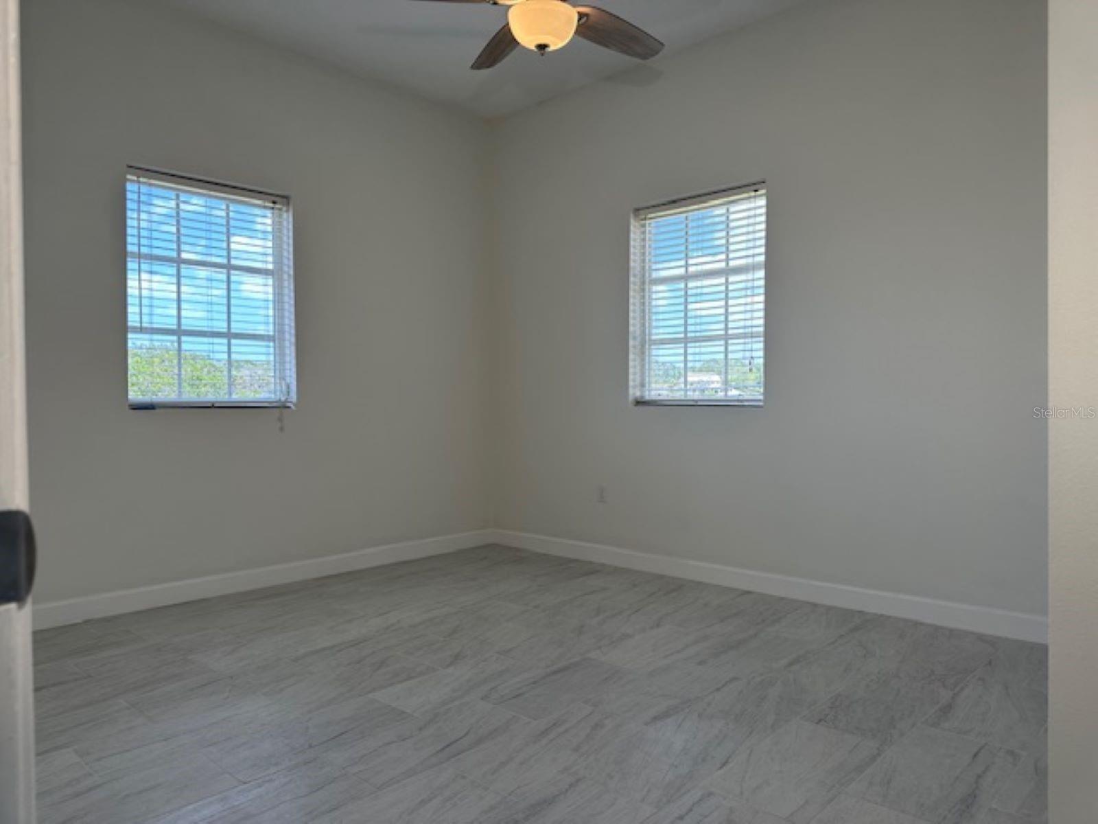 Image 20 of 33 For 498 Buena Vista Drive