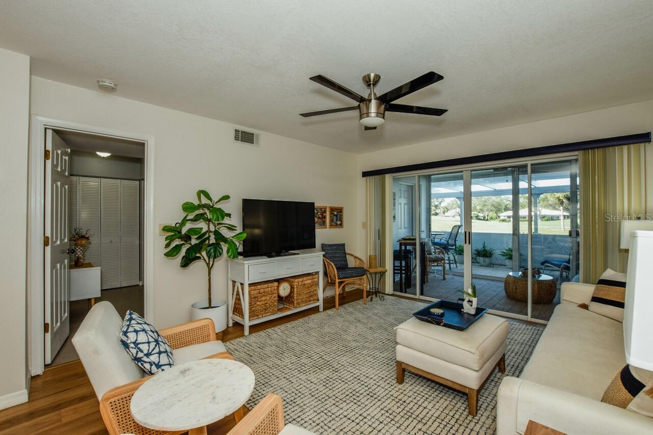 Image 14 of 48 For 427 Cerromar Lane 356