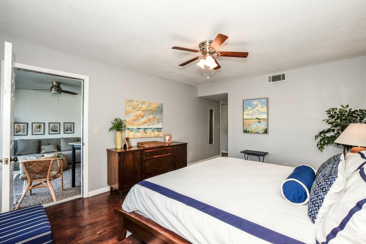 Image 20 of 48 For 427 Cerromar Lane 356