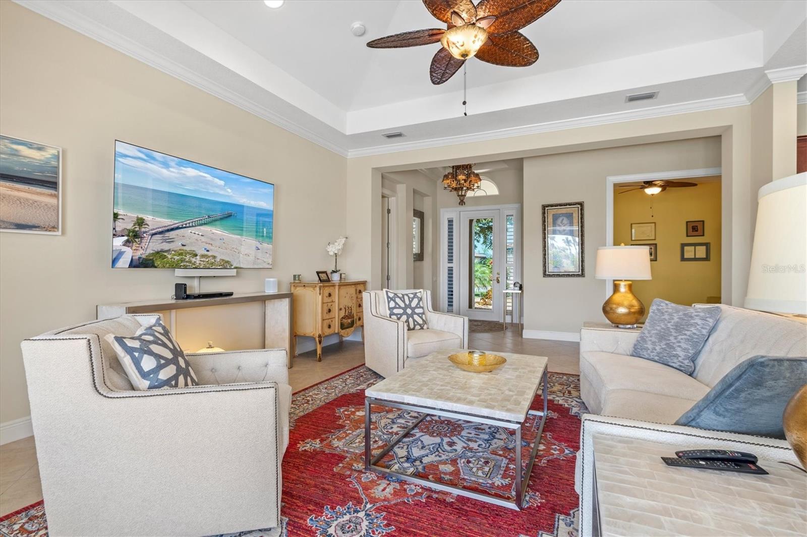 Listing photo id 11 for 20126 Elegante Court