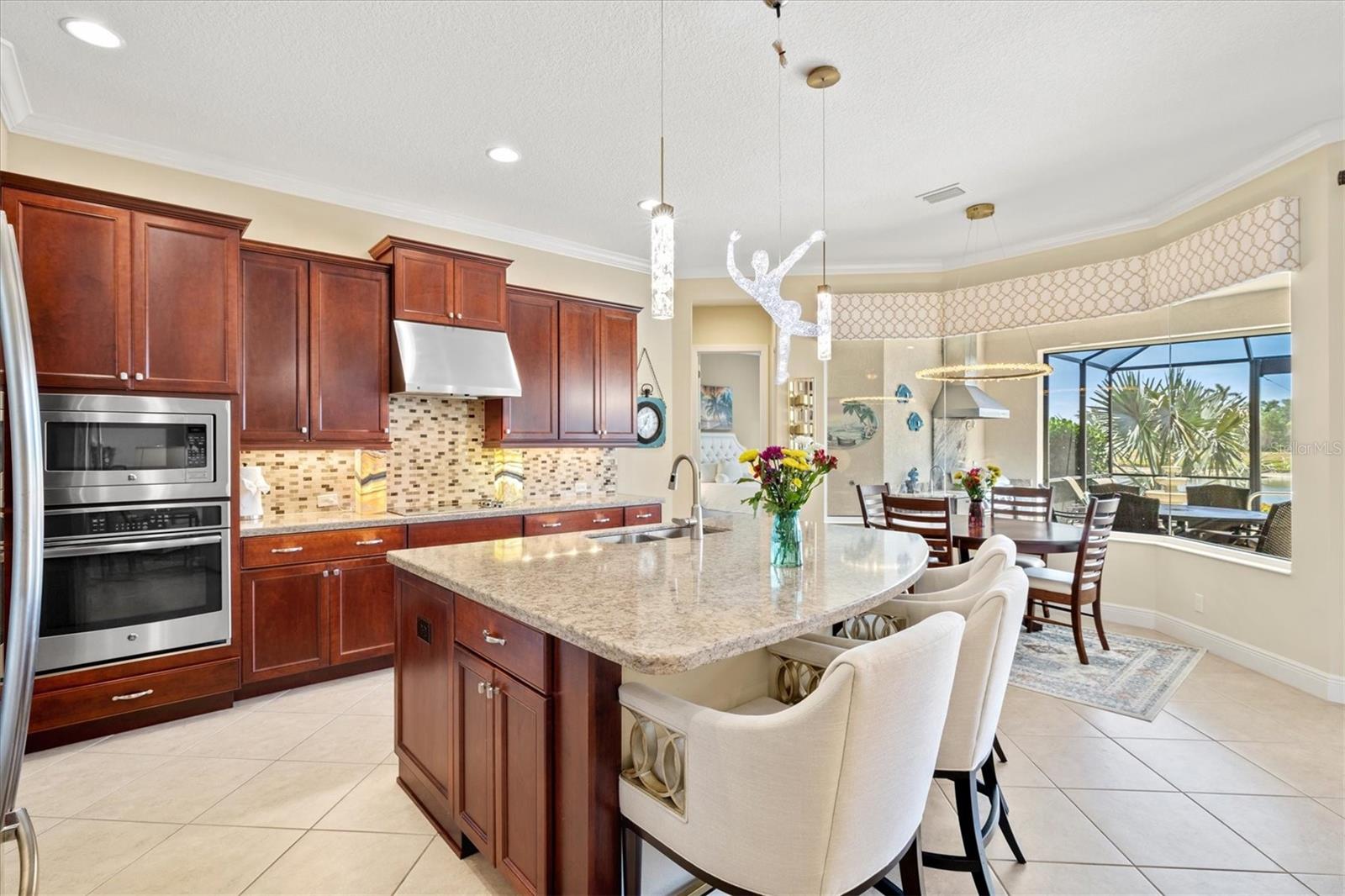 Listing photo id 14 for 20126 Elegante Court