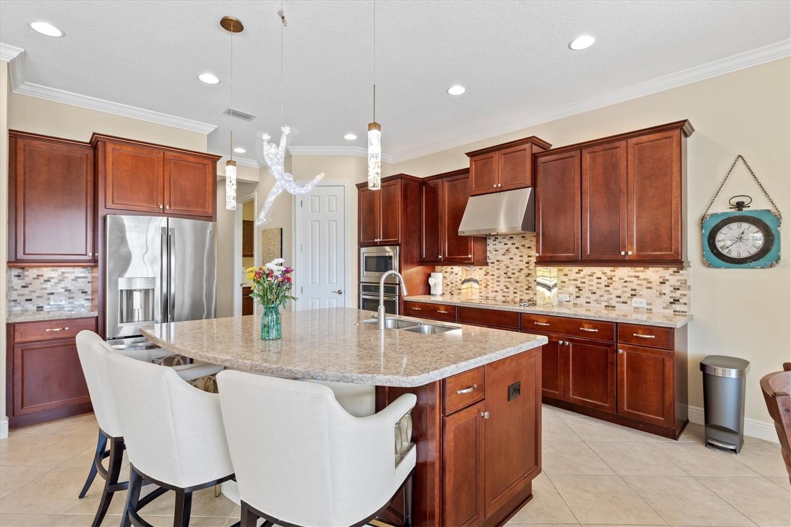 Listing photo id 15 for 20126 Elegante Court