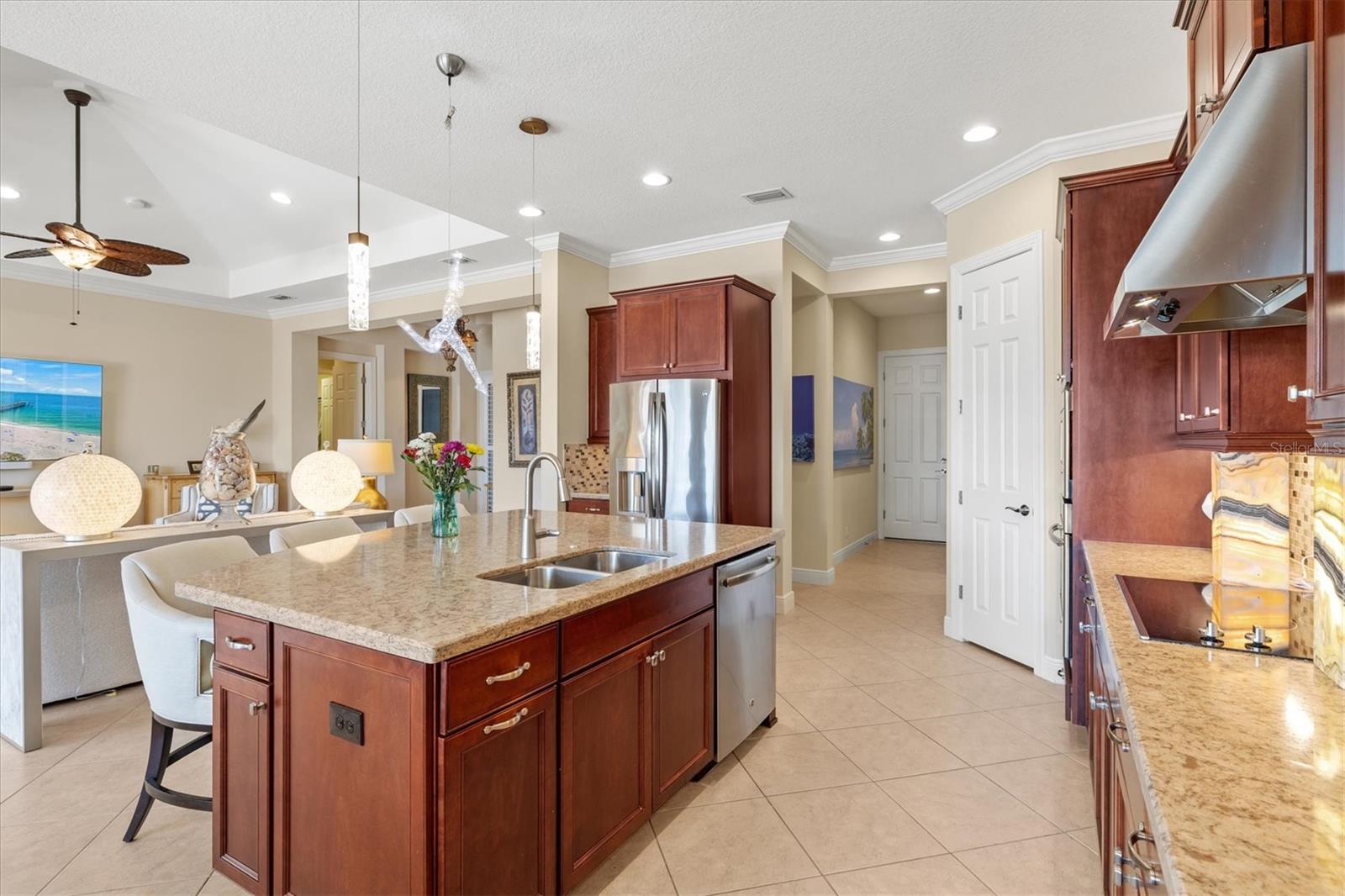 Listing photo id 16 for 20126 Elegante Court