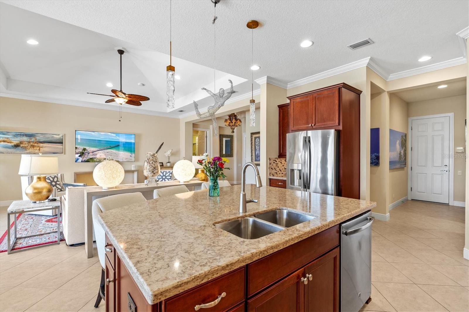 Listing photo id 21 for 20126 Elegante Court
