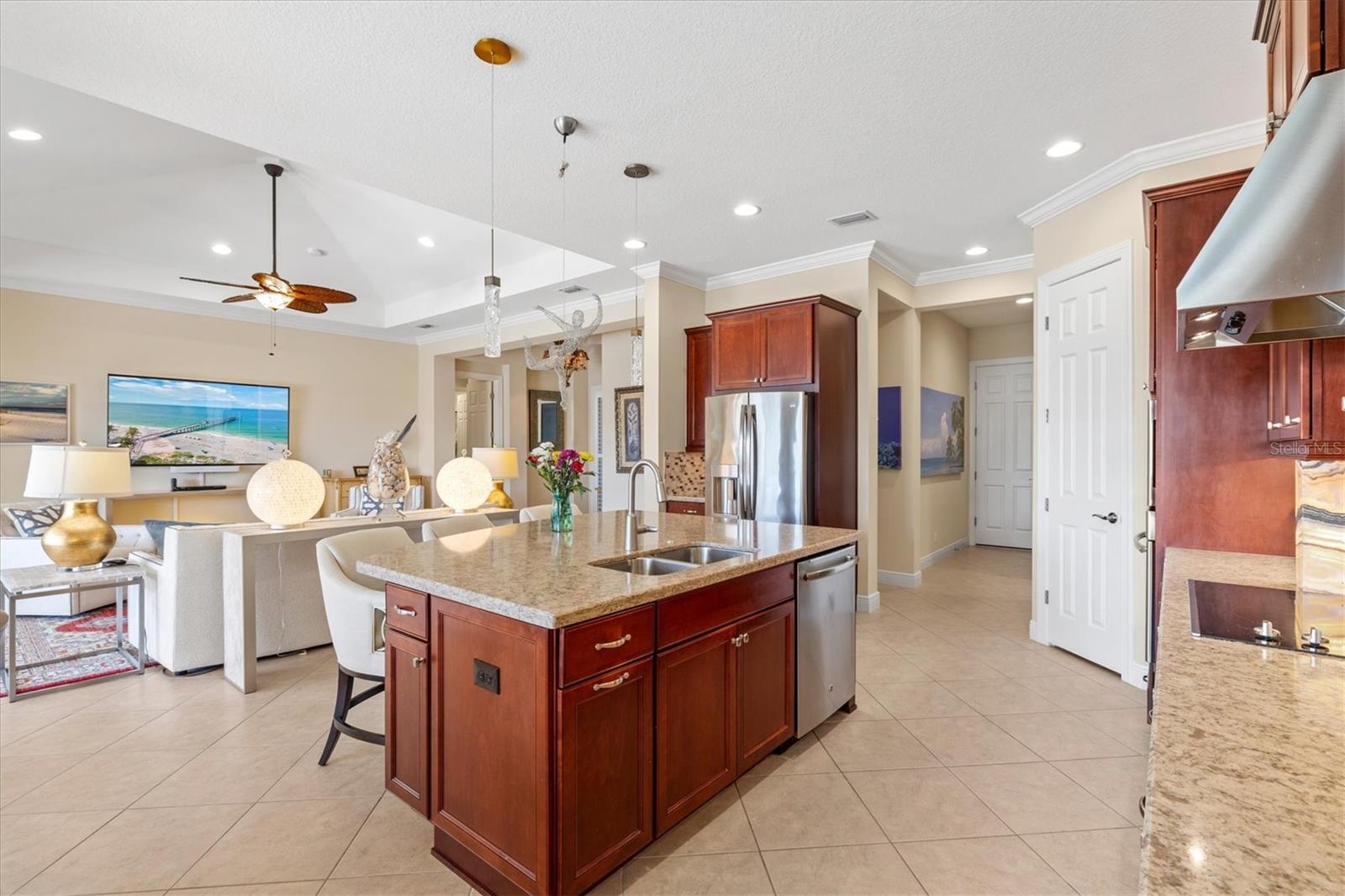 Listing photo id 22 for 20126 Elegante Court