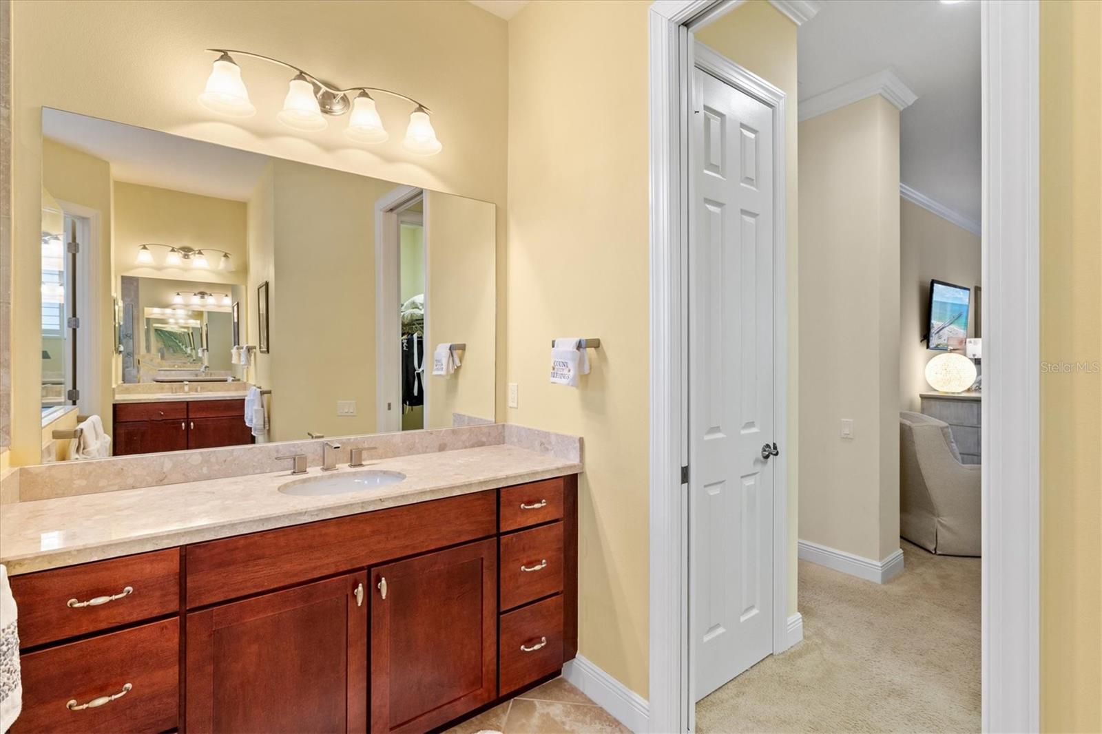 Listing photo id 34 for 20126 Elegante Court