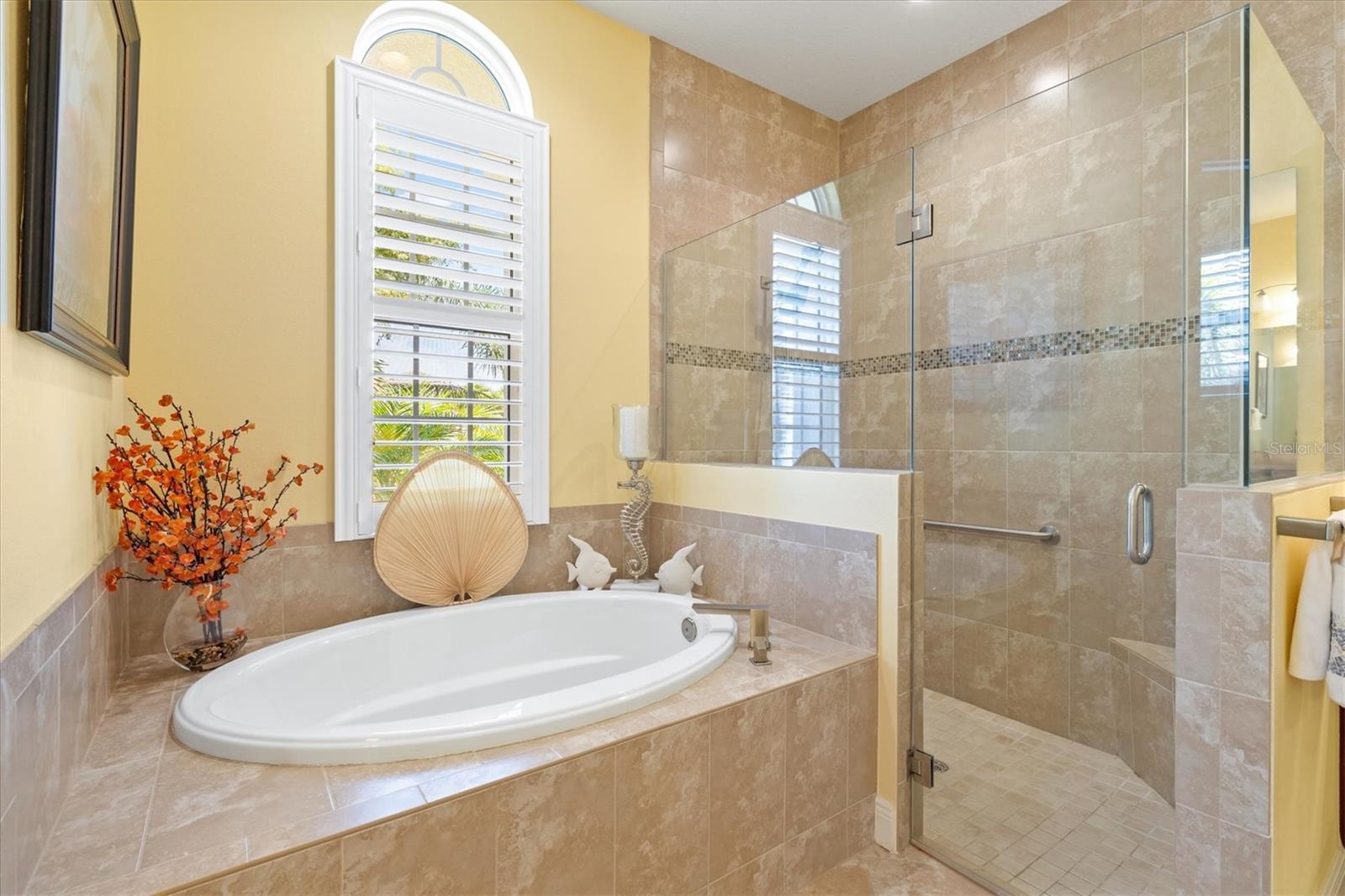 Listing photo id 35 for 20126 Elegante Court