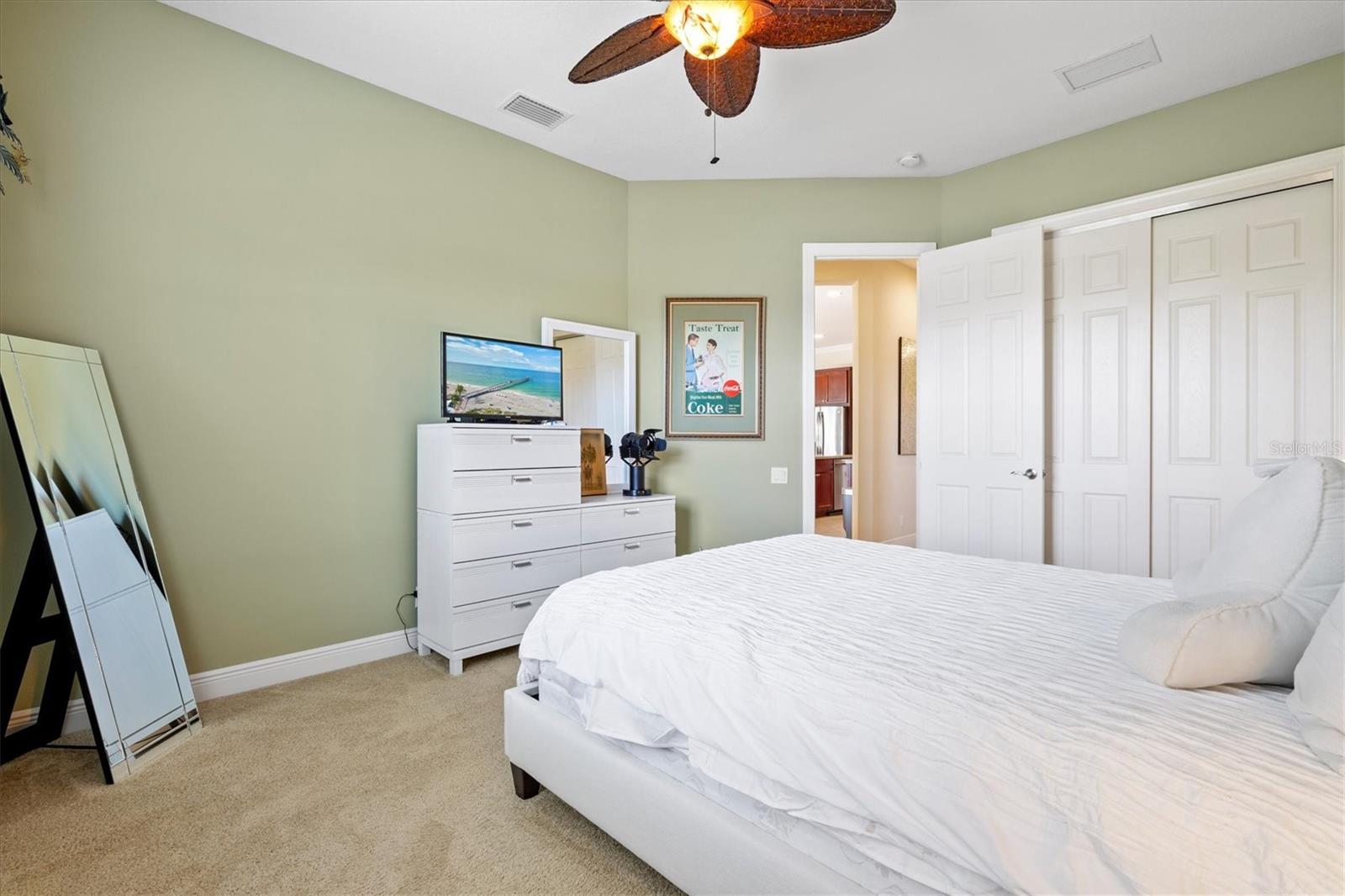 Listing photo id 37 for 20126 Elegante Court