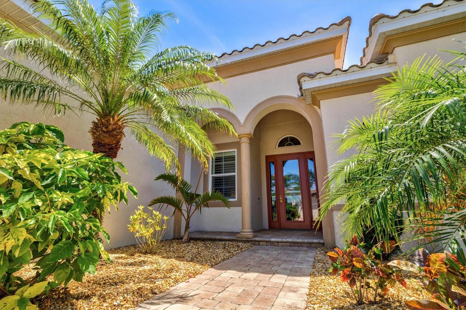 Listing photo id 3 for 20126 Elegante Court