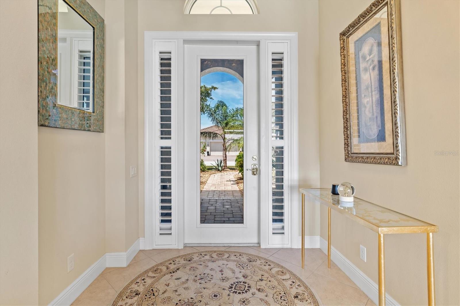 Listing photo id 4 for 20126 Elegante Court