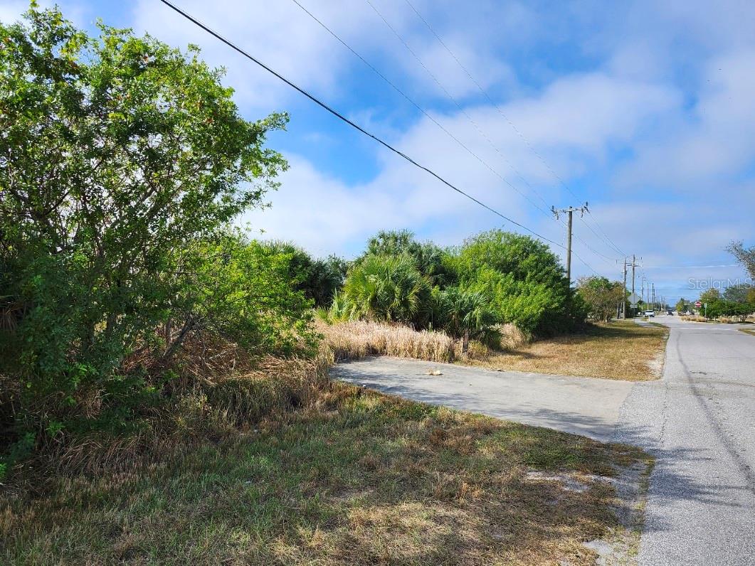 Image 7 of 11 For 27147 Sunnybrook Road