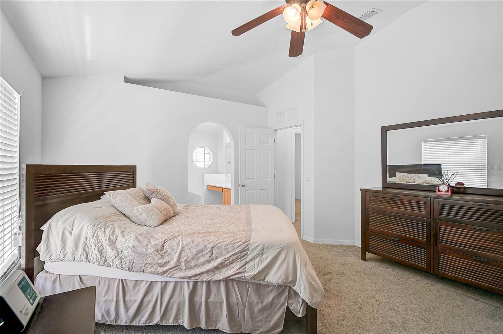 Image 18 of 47 For 24477 Lakeside Manor
