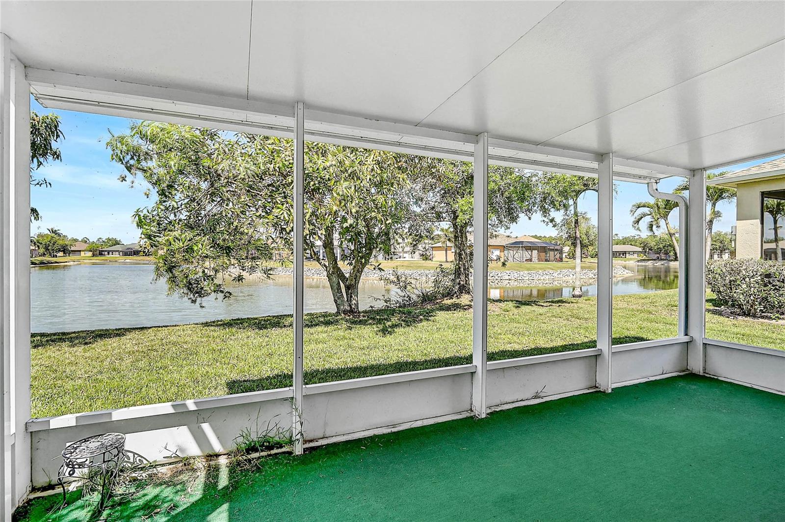Image 33 of 47 For 24477 Lakeside Manor