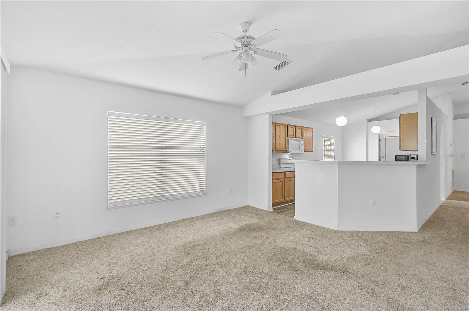 Image 4 of 47 For 24477 Lakeside Manor