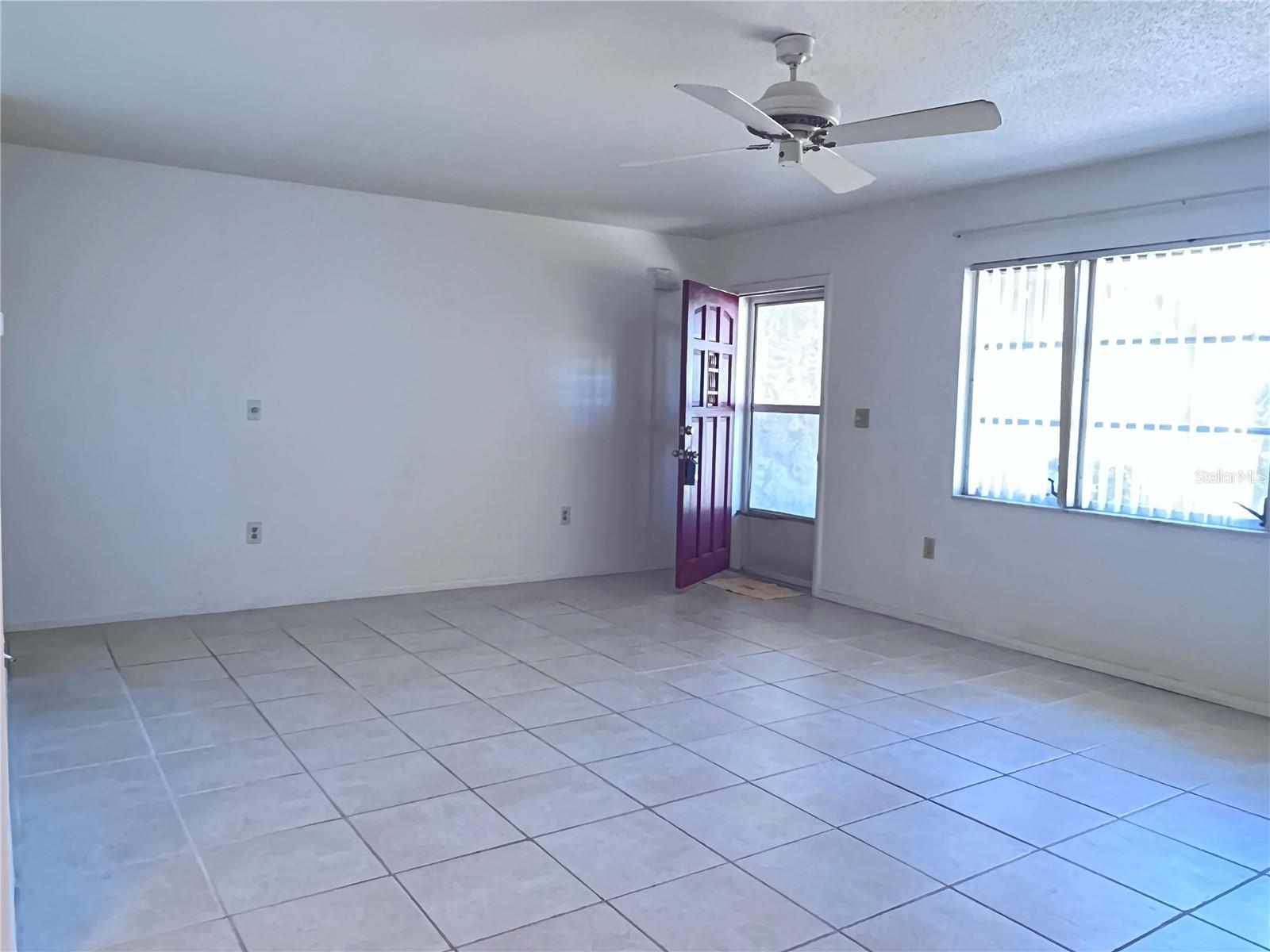 Image 10 of 29 For 407 Bahama Road