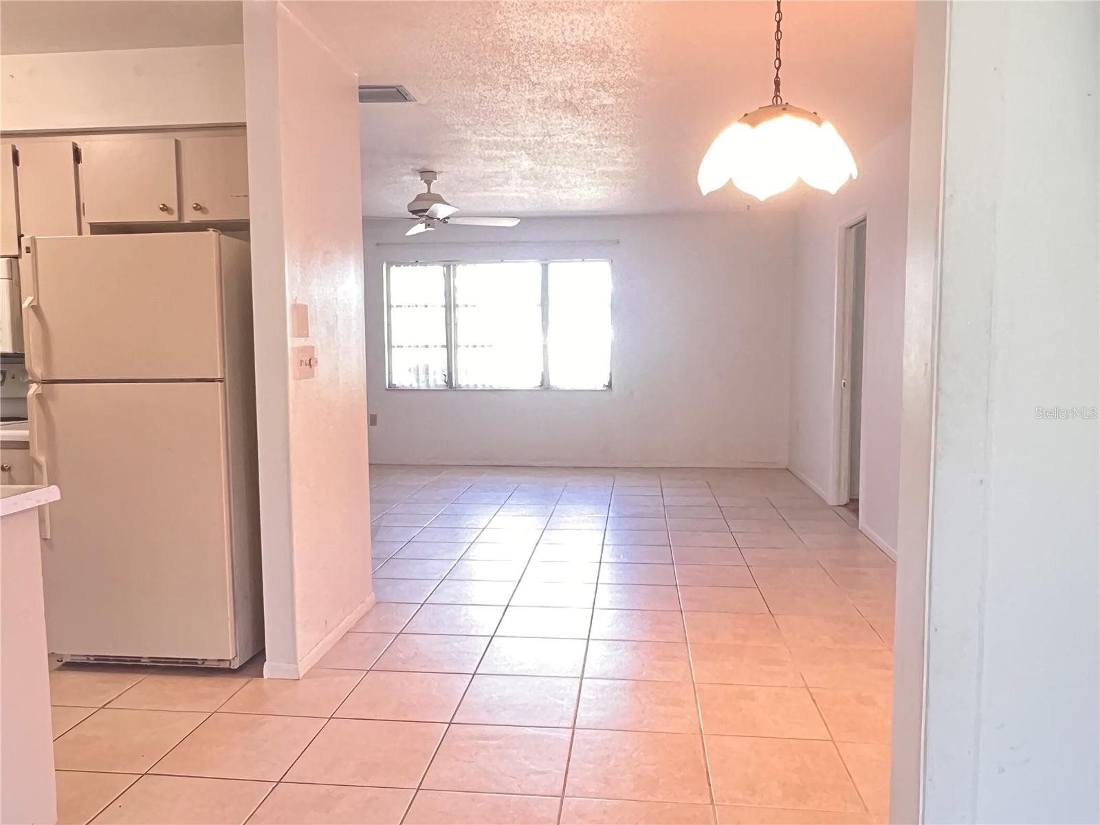 Image 15 of 29 For 407 Bahama Road