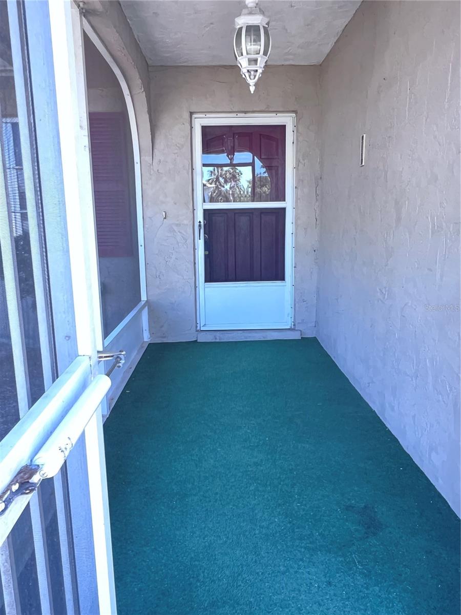 Image 2 of 29 For 407 Bahama Road