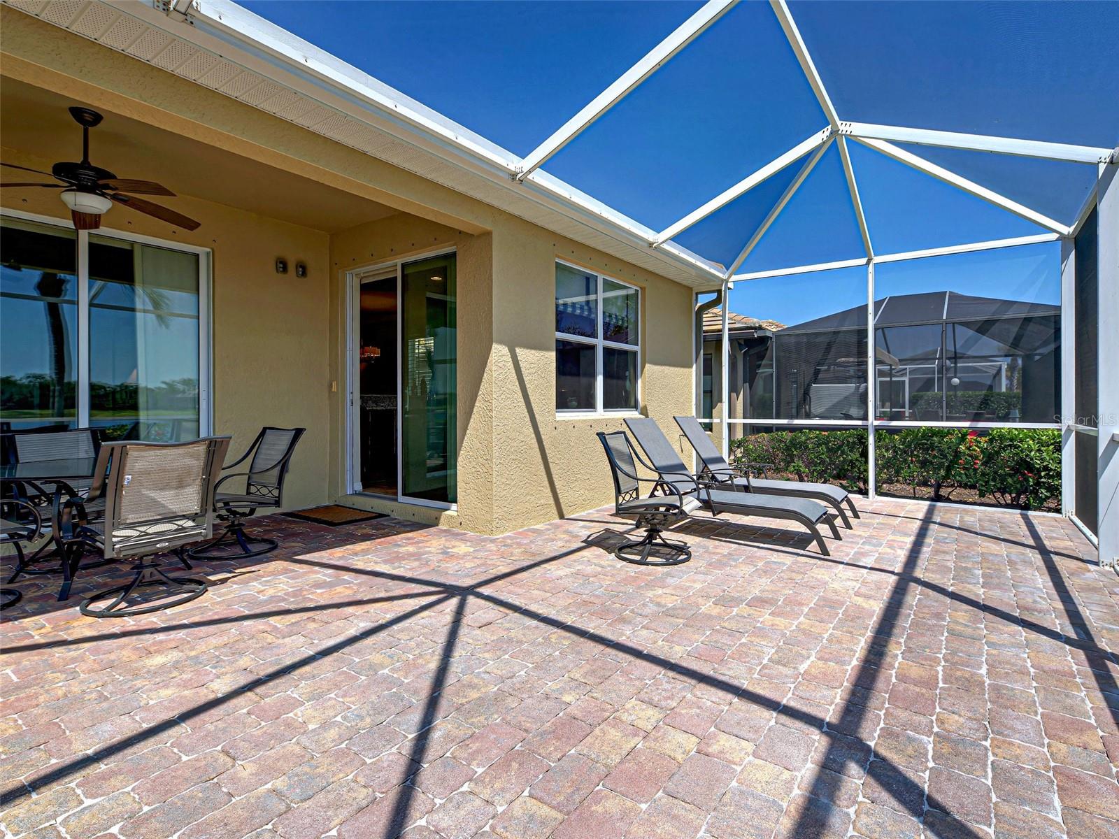 Image 41 of 93 For 19240 Isadora Street