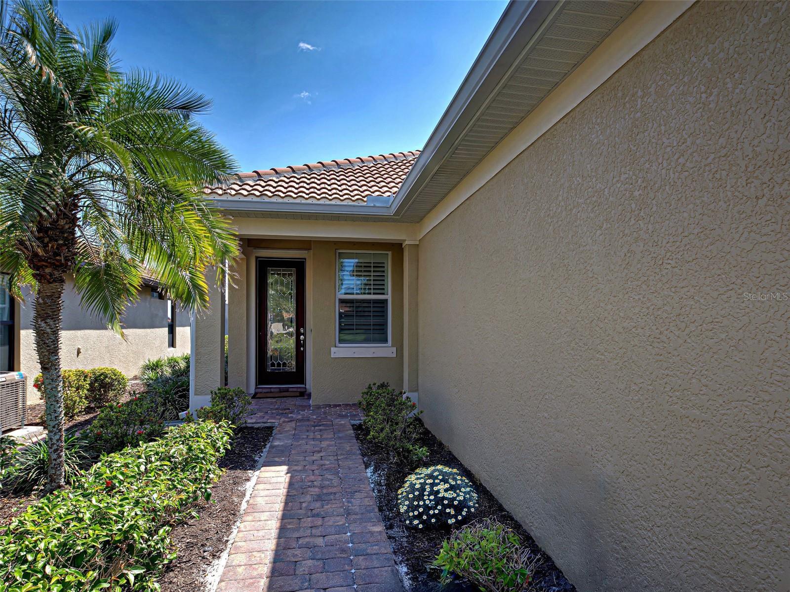 Image 9 of 93 For 19240 Isadora Street