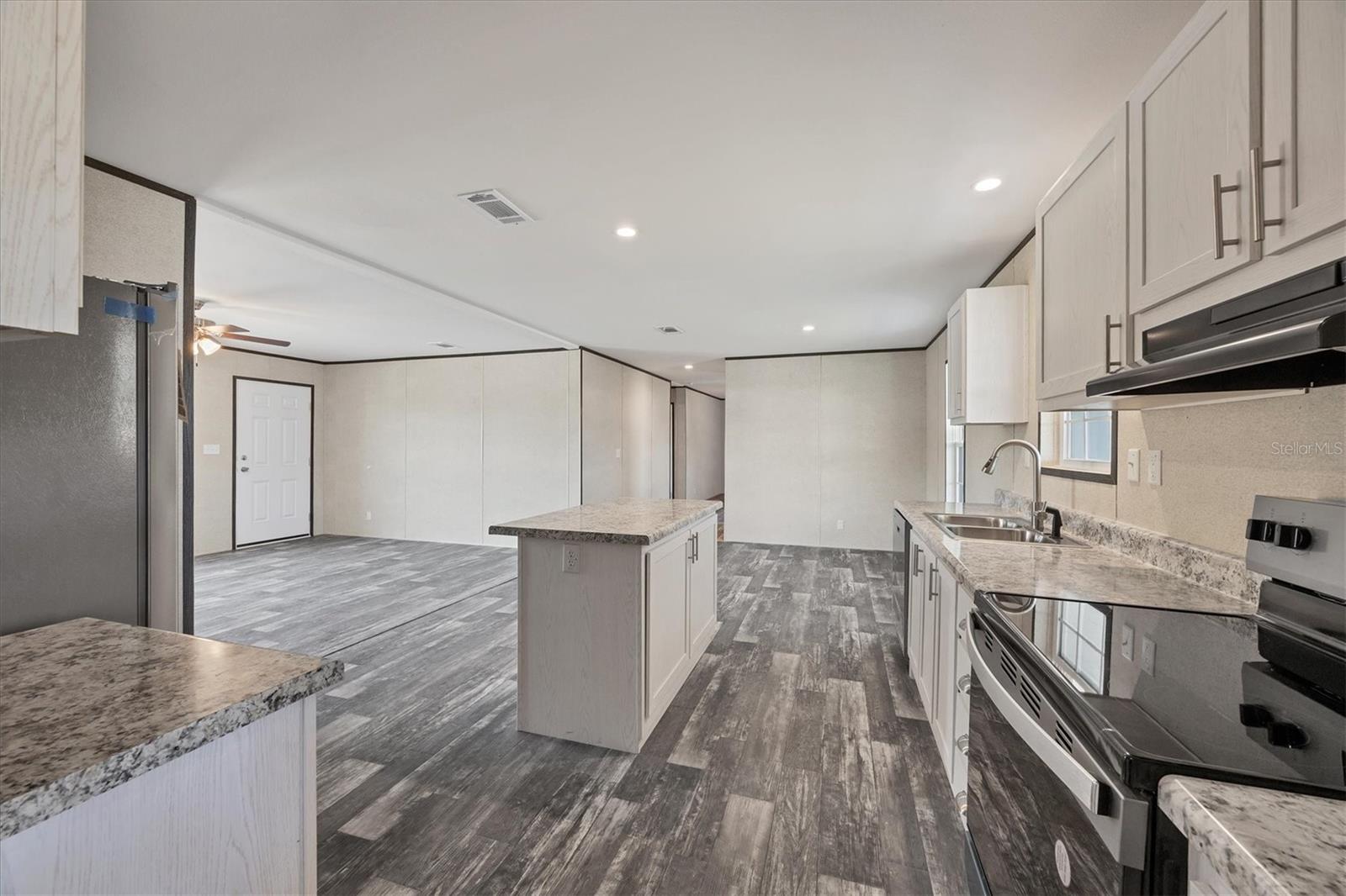 Image 14 of 50 For 6803 Amoko Court