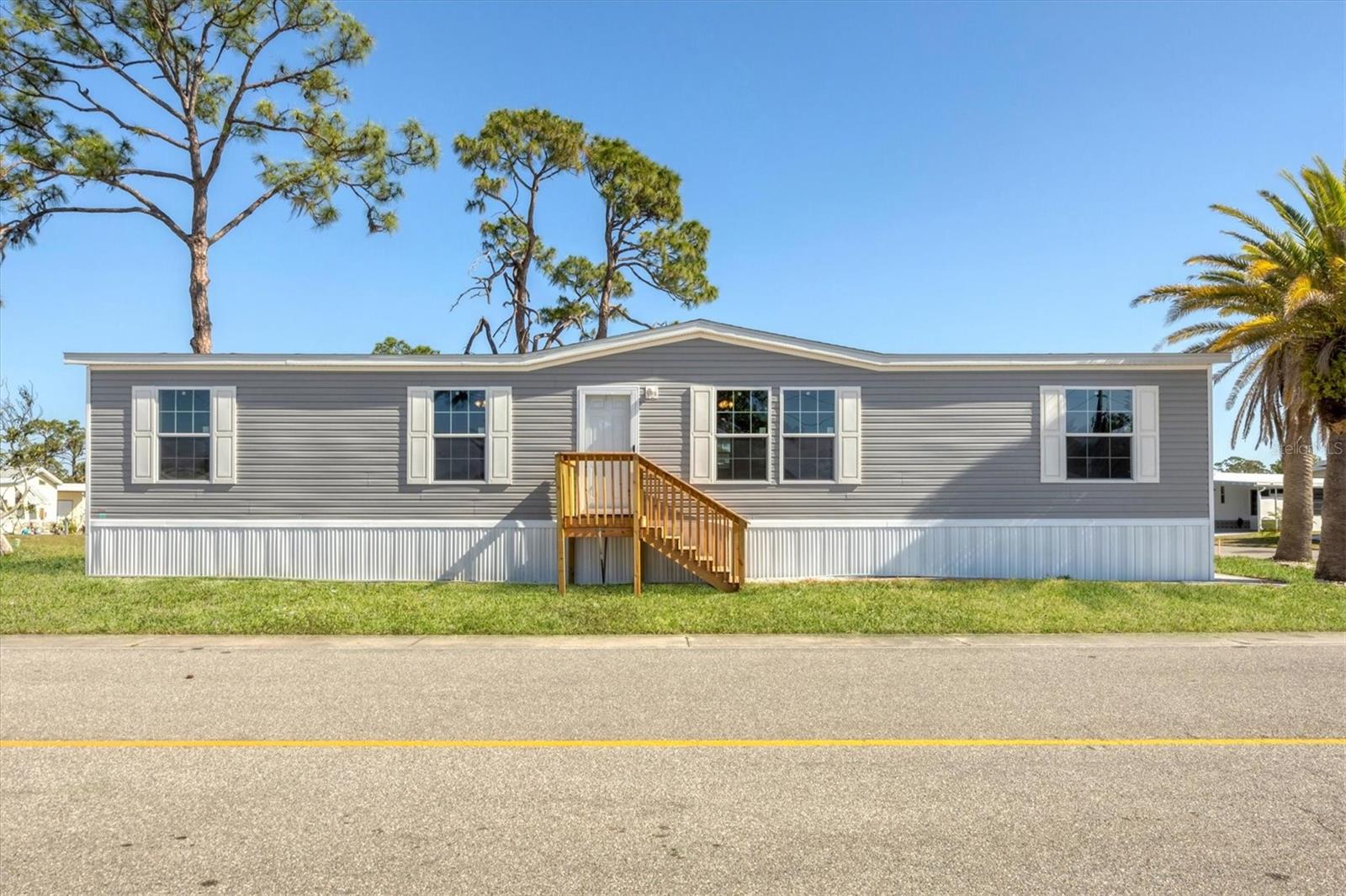 Image 31 of 50 For 6803 Amoko Court
