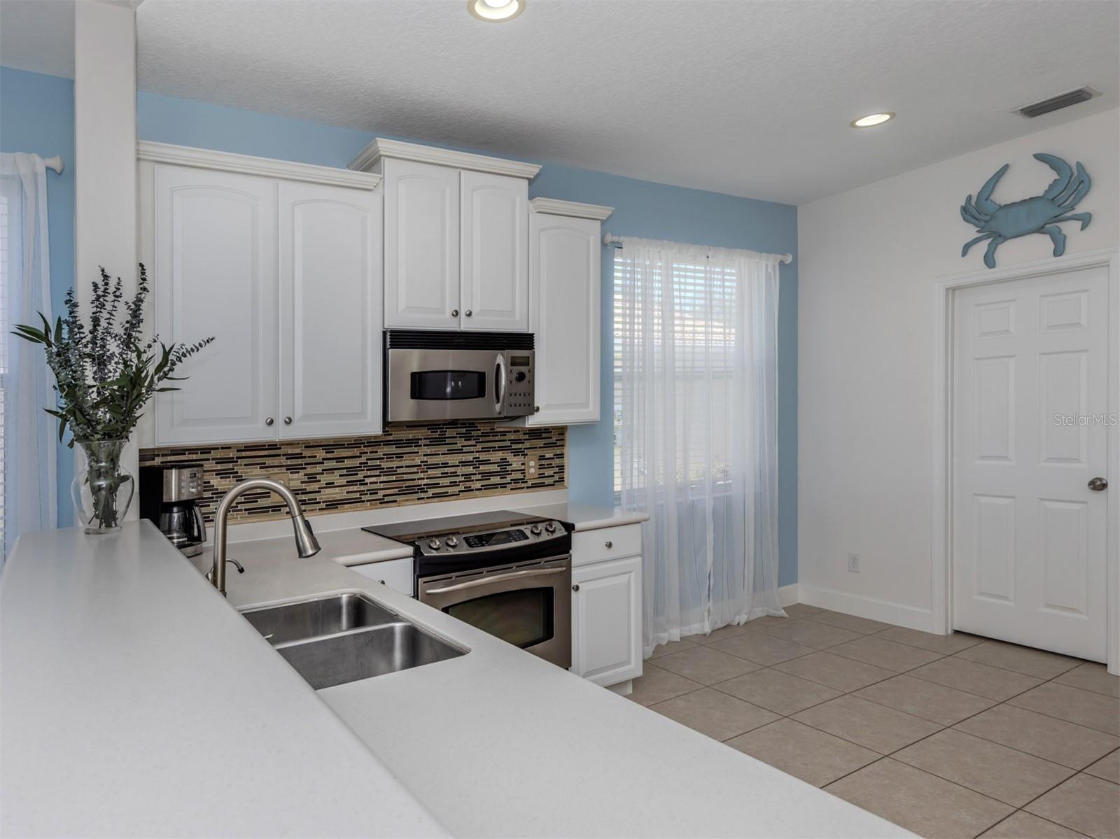 Image 8 of 64 For 11610 Dancing River Drive