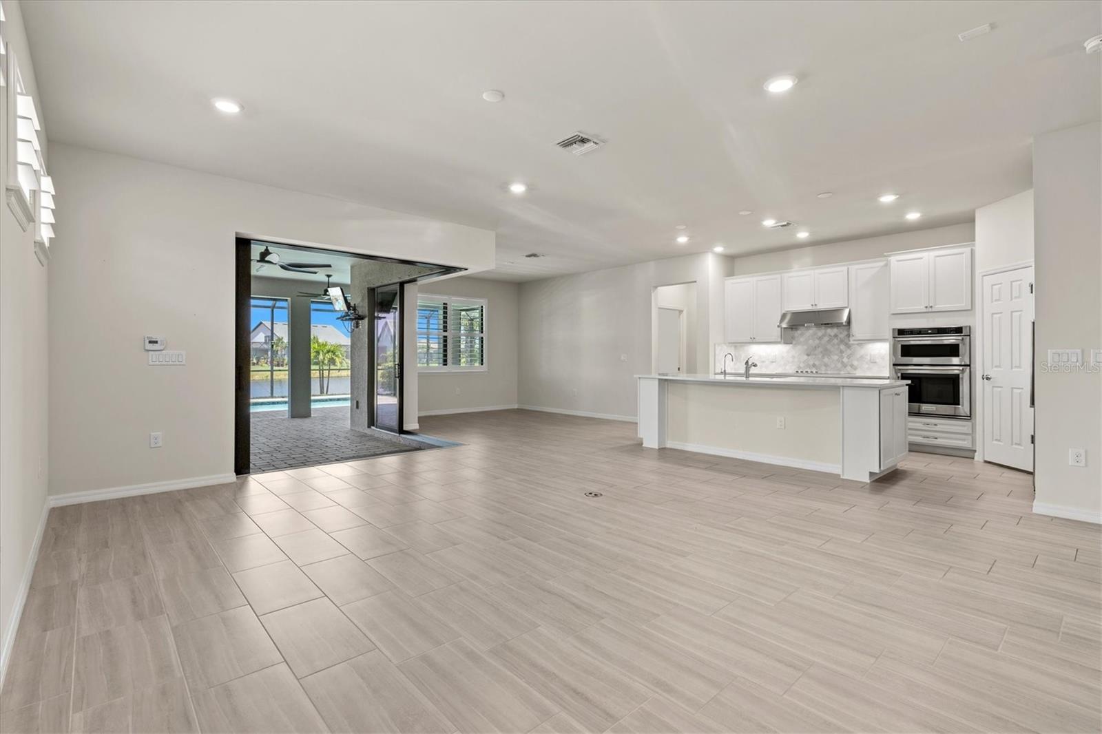 Image 14 of 95 For 13202 Borrego Street
