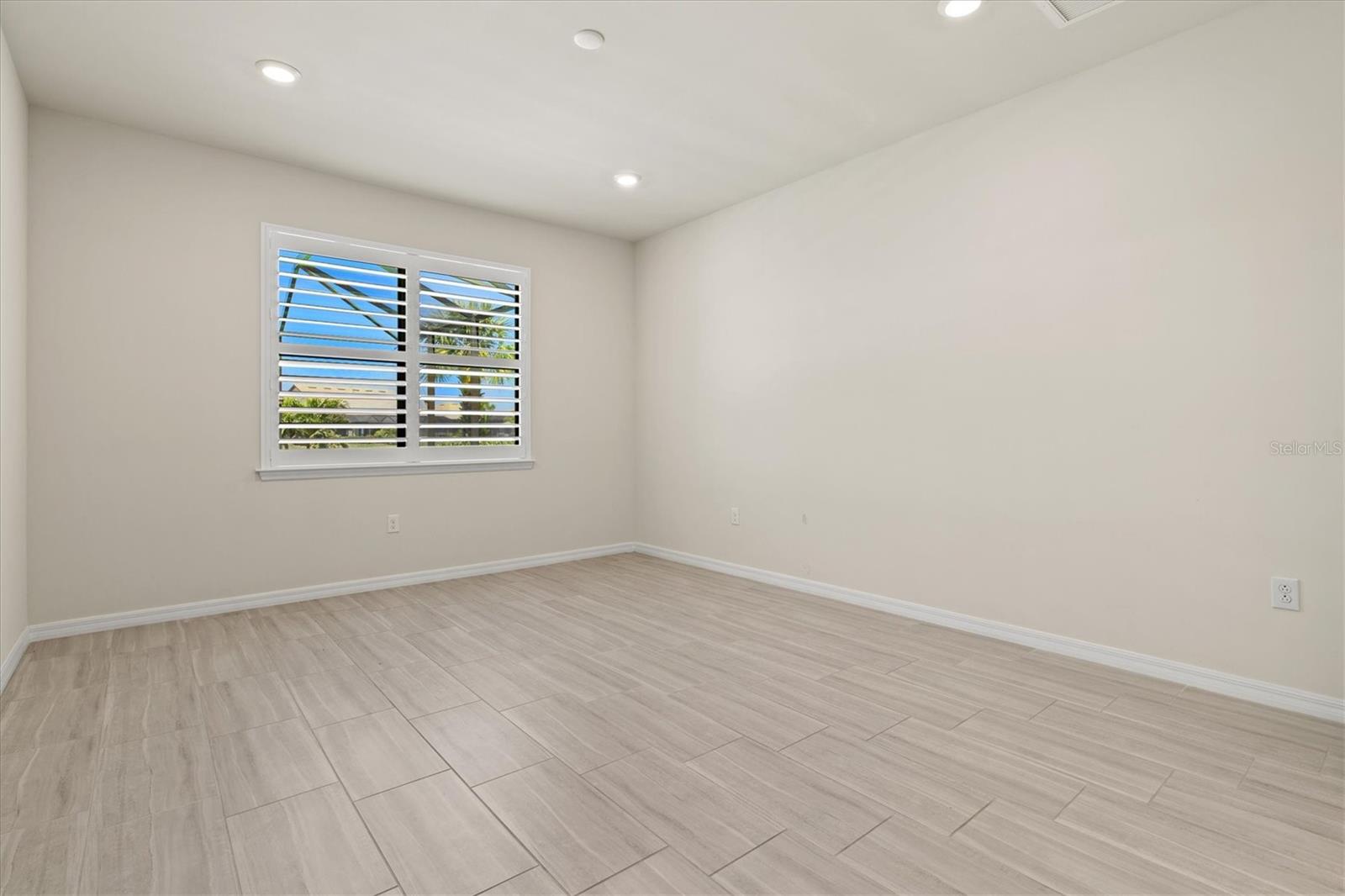Image 26 of 95 For 13202 Borrego Street