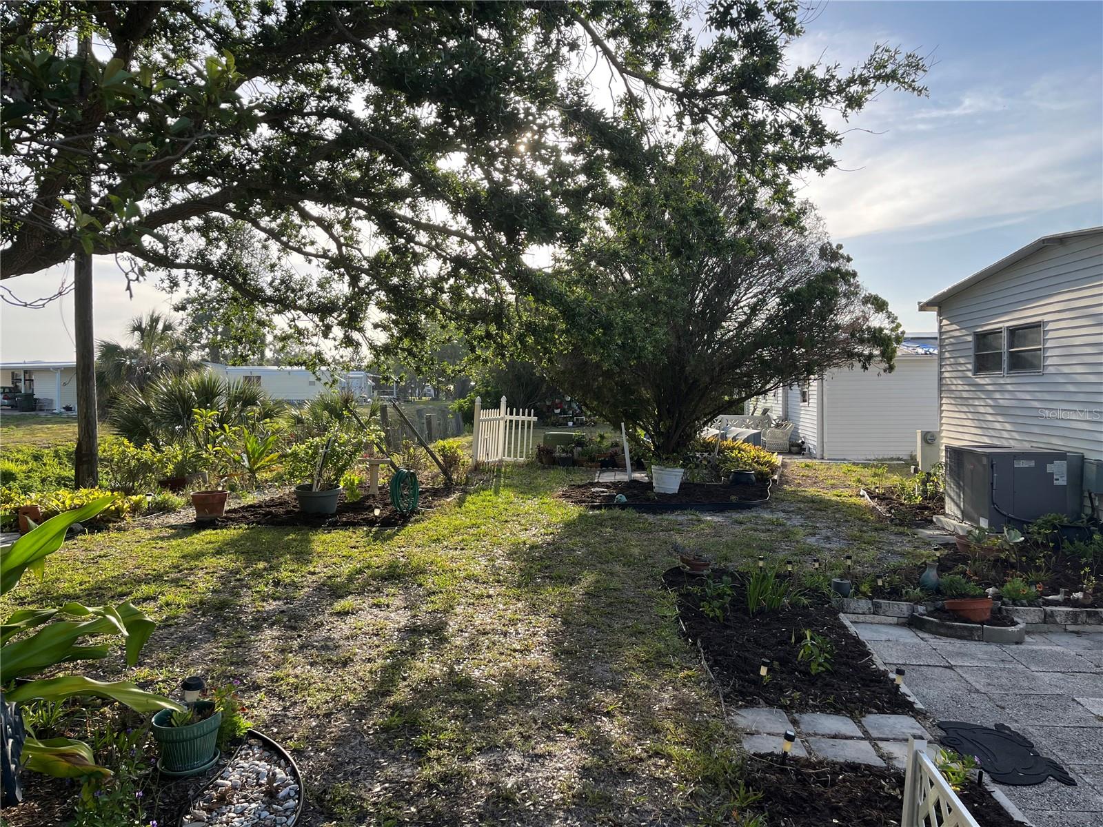 Image 7 of 43 For 411 Cervina Drive N 493