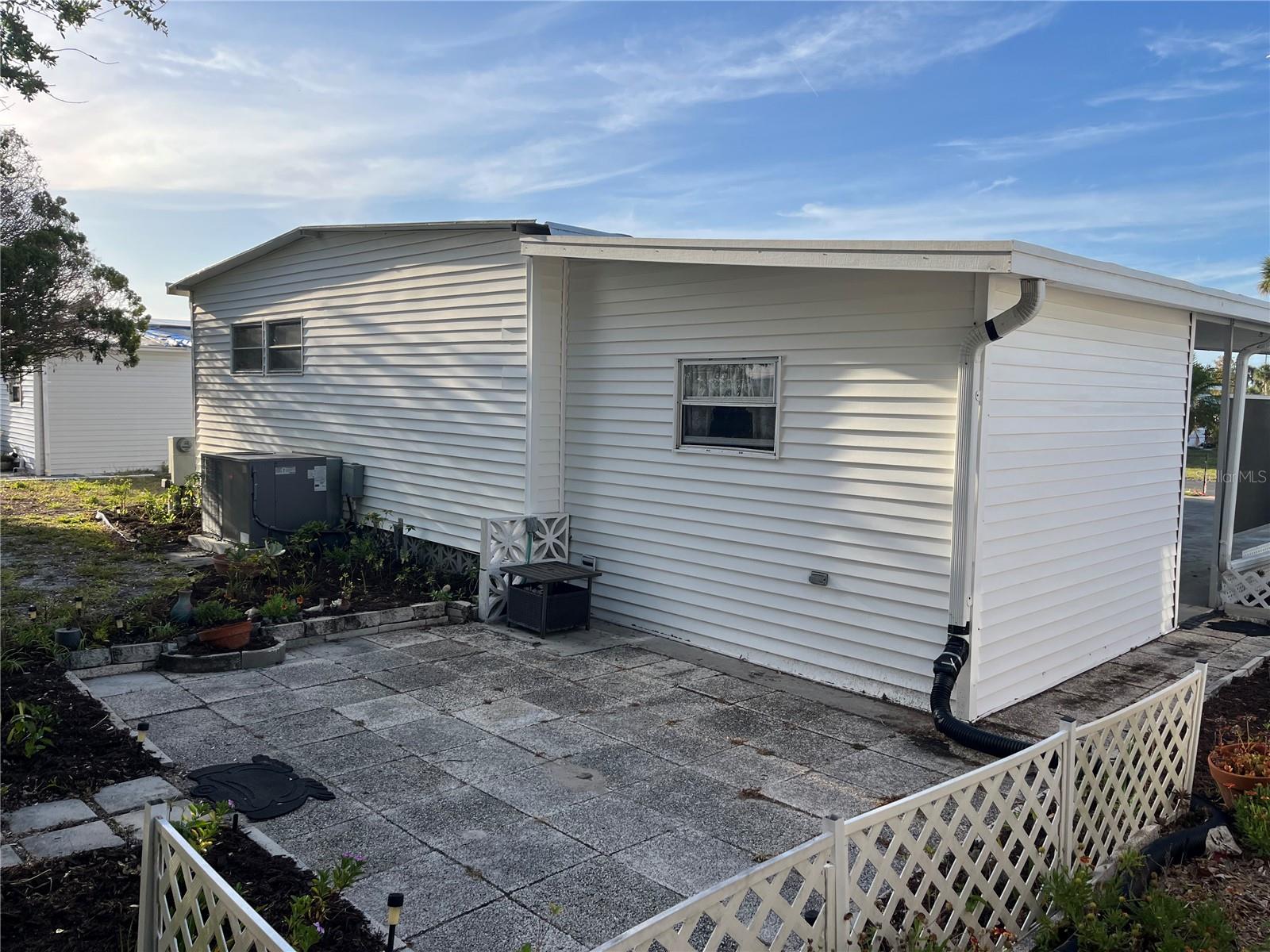 Image 8 of 43 For 411 Cervina Drive N 493