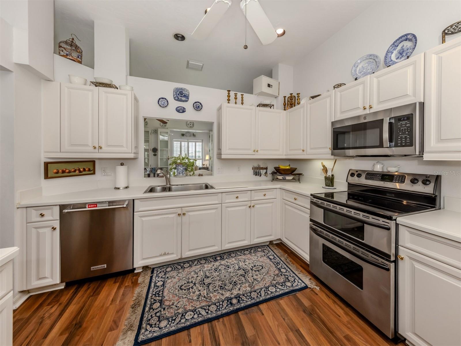 Image 12 of 65 For 553 Fallbrook Drive