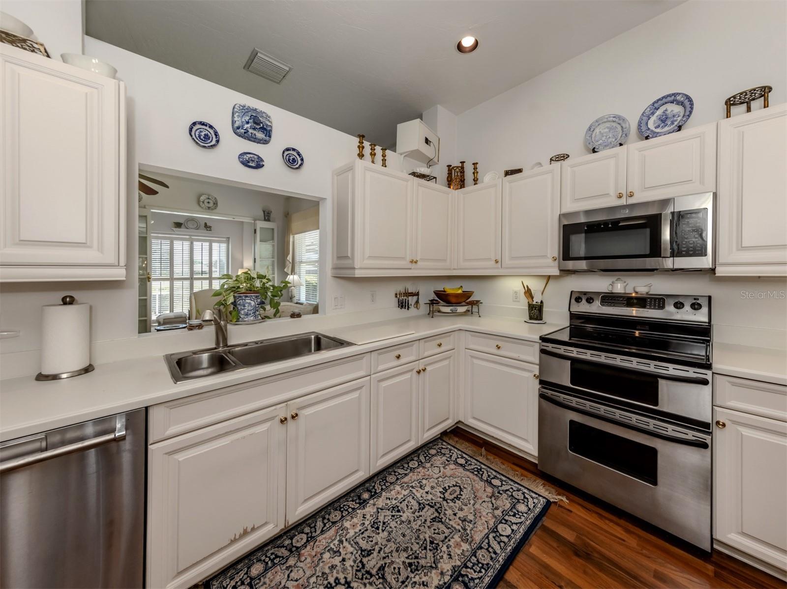 Image 28 of 65 For 553 Fallbrook Drive