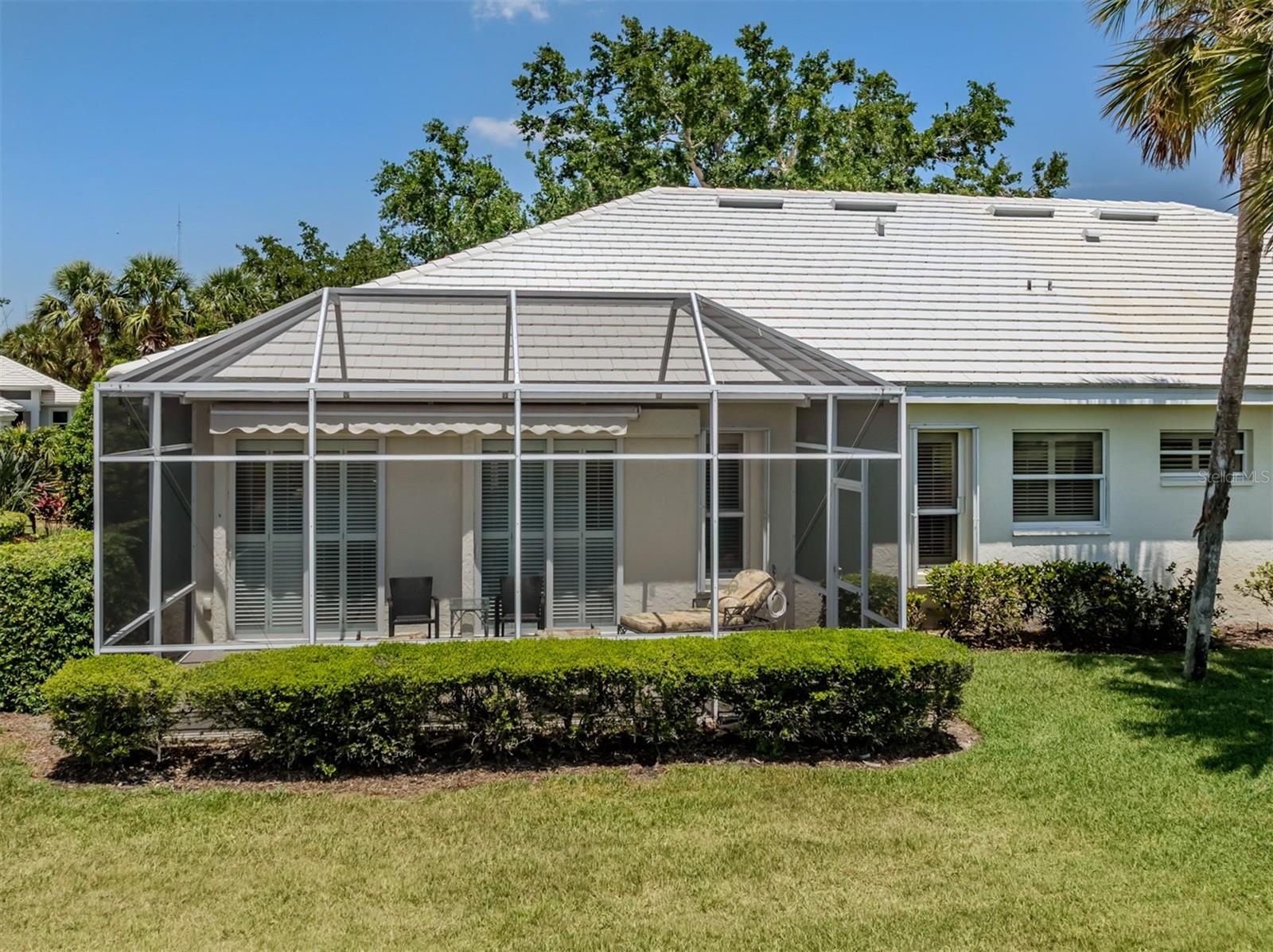 Image 9 of 65 For 553 Fallbrook Drive