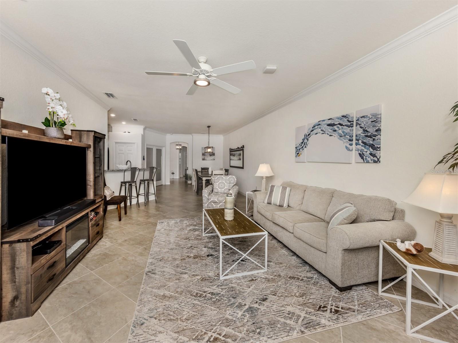 Image 8 of 38 For 12515 Felice Drive