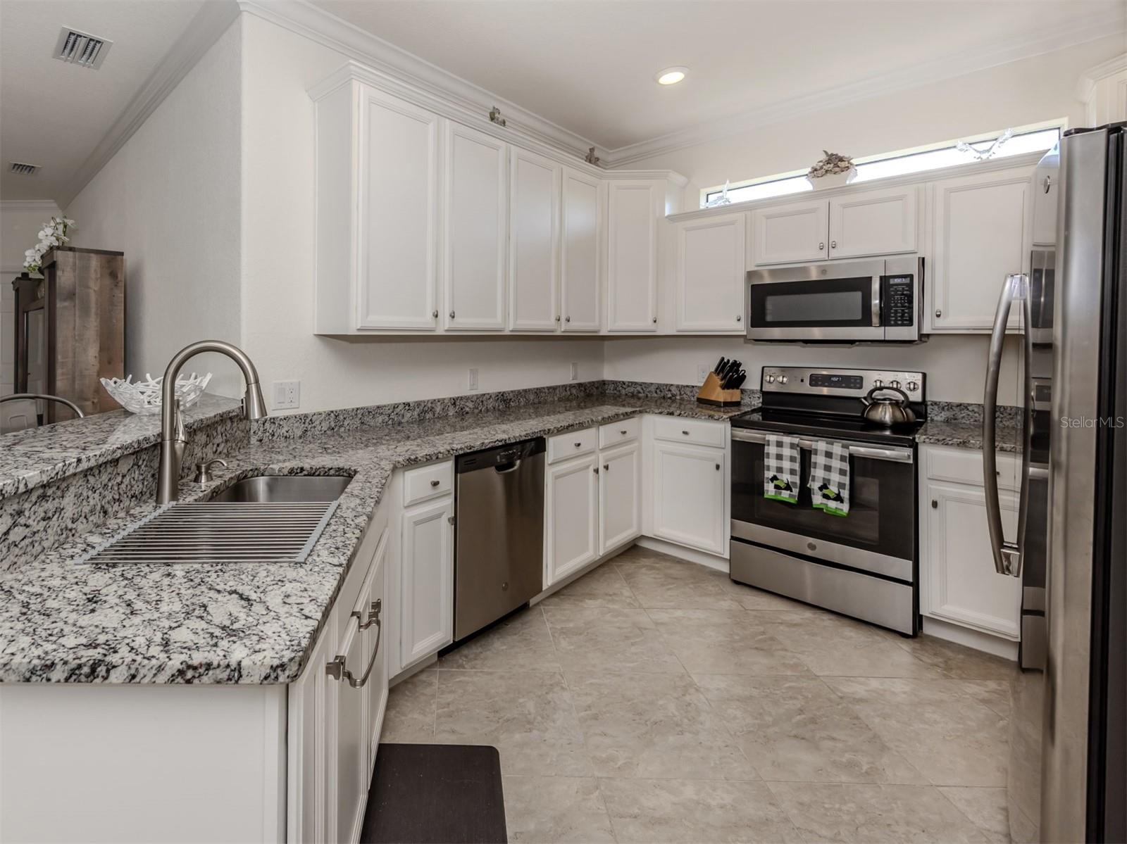 Image 9 of 38 For 12515 Felice Drive
