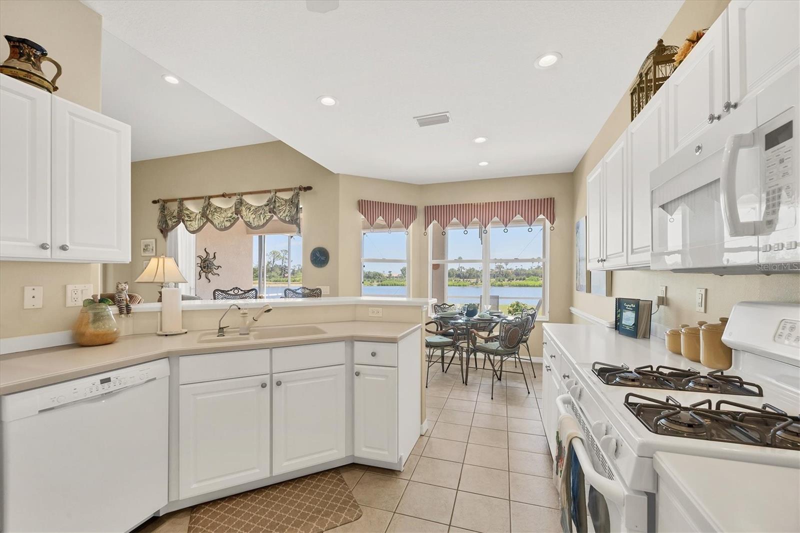 Image 17 of 66 For 4427 Blue Heron Circle