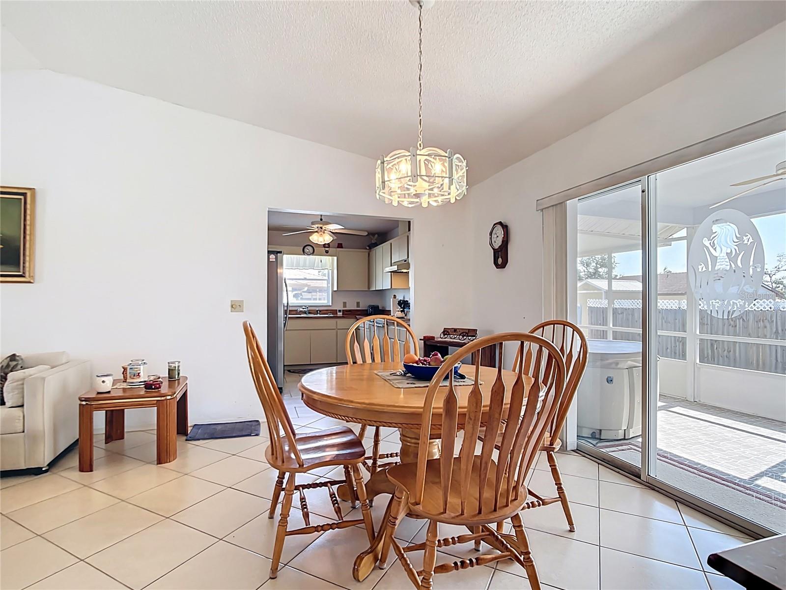 Image 10 of 41 For 985 Everest Road