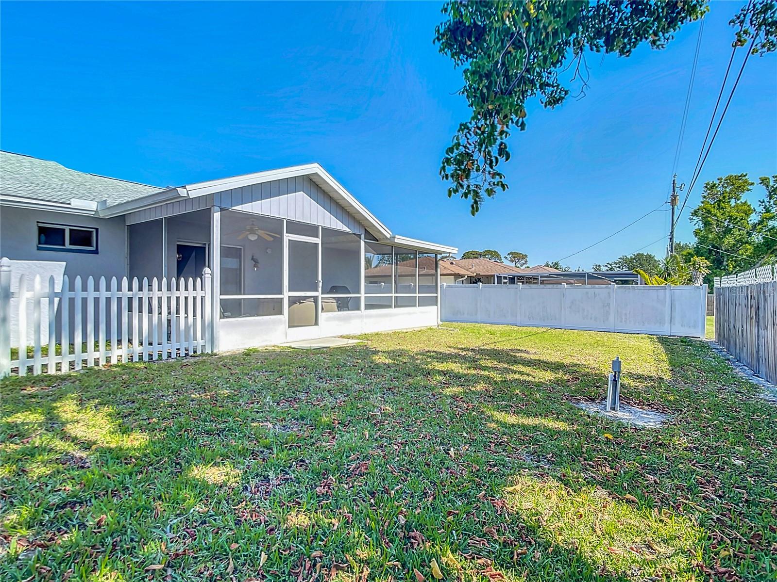 Image 16 of 41 For 985 Everest Road