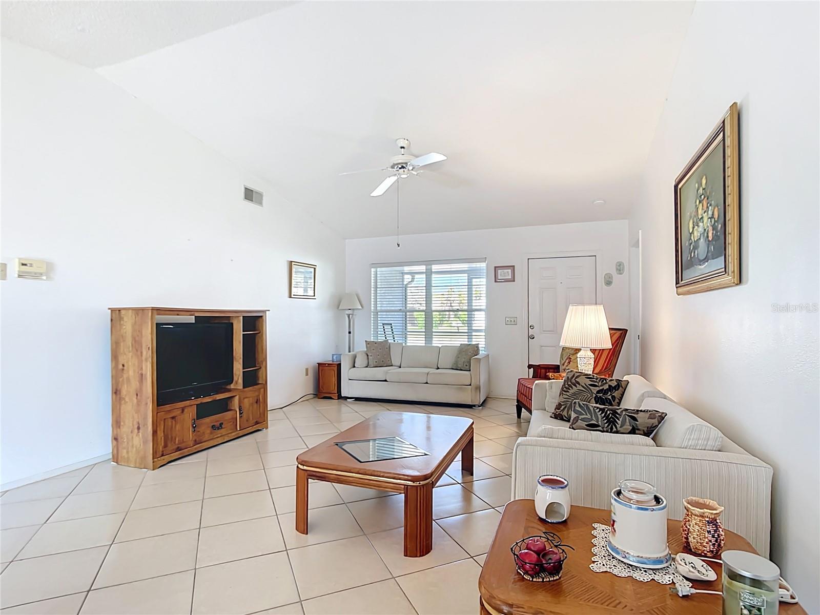 Image 3 of 41 For 985 Everest Road