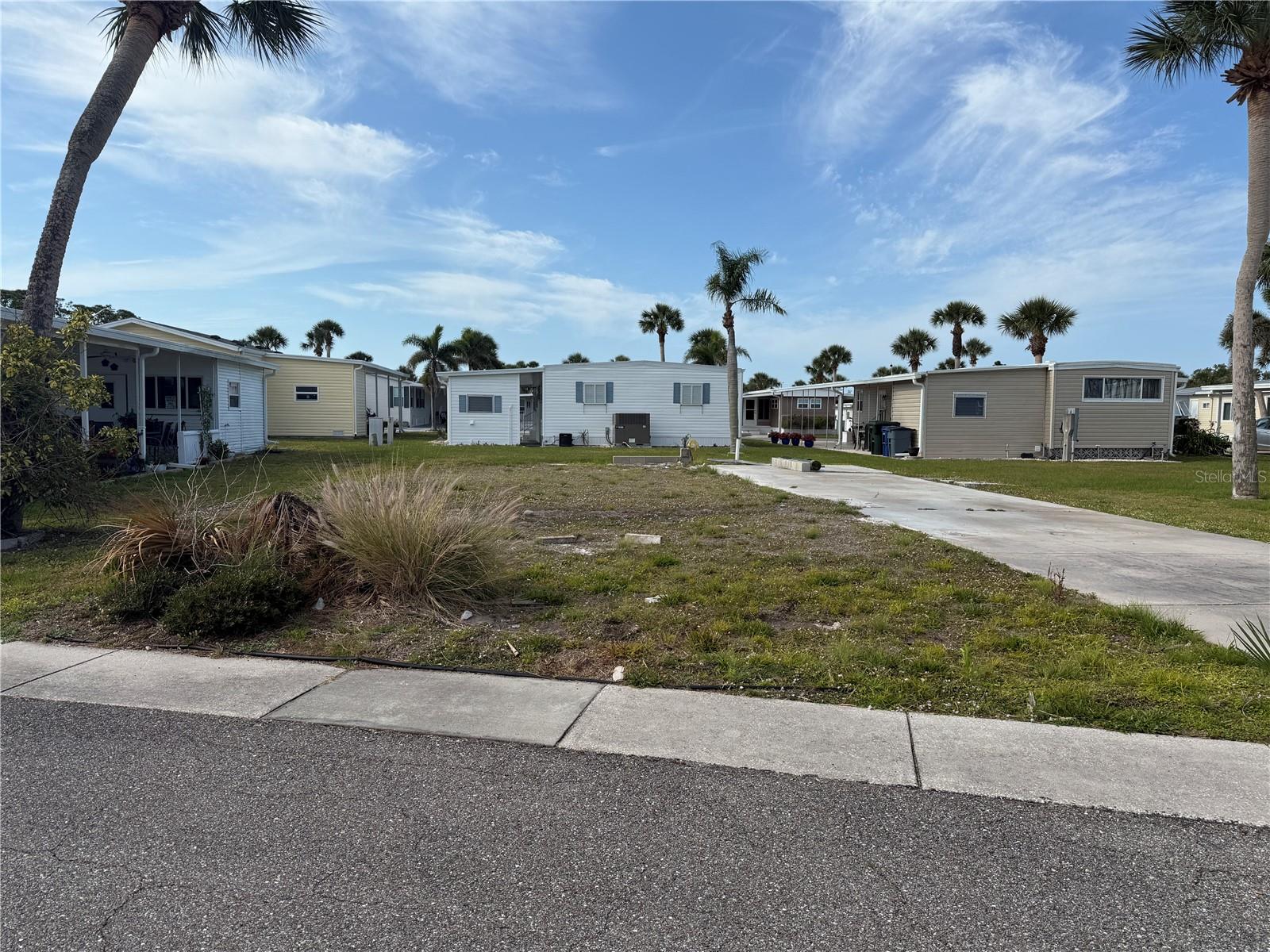 Details for 620 Delphinium Drive, VENICE, FL 34293