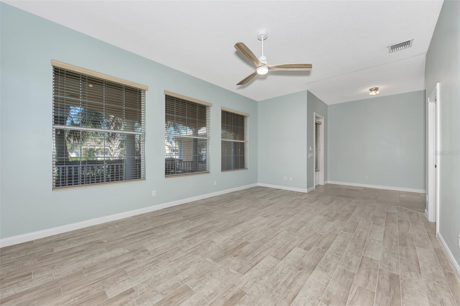Image 15 of 72 For 13465 Bastiano Street