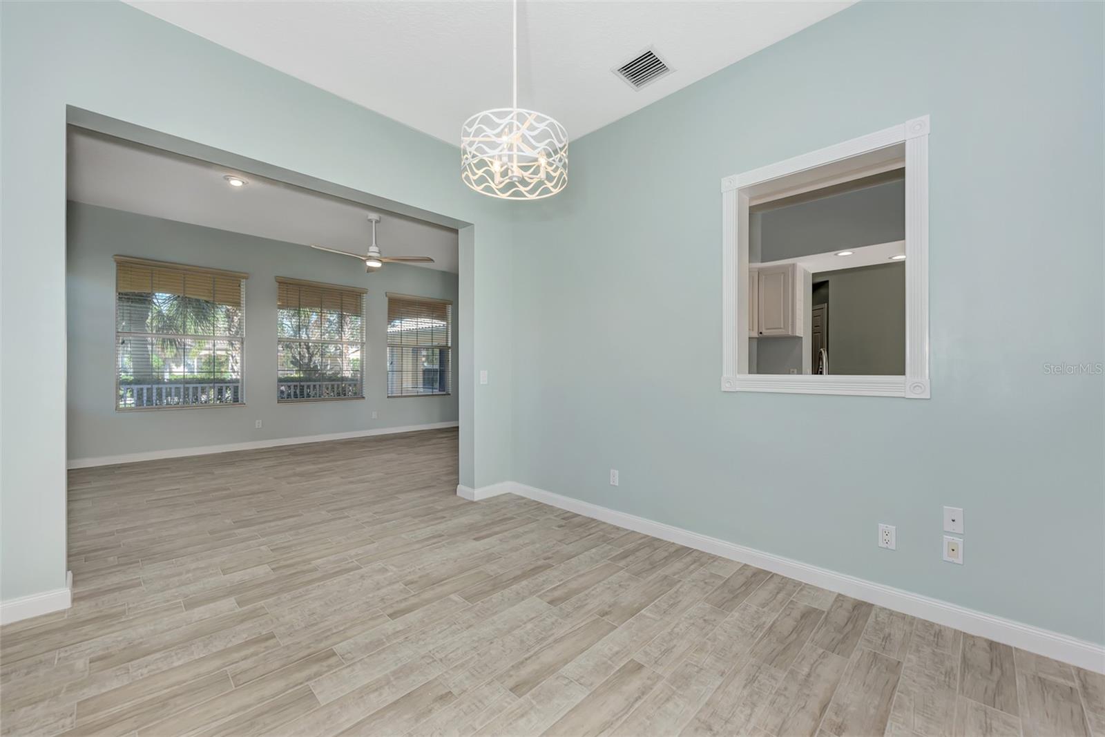 Image 18 of 72 For 13465 Bastiano Street