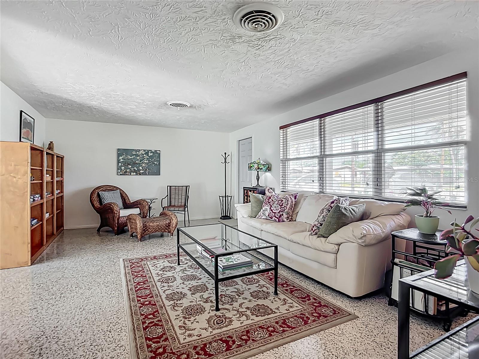 Image 10 of 47 For 2108 Lee Lane